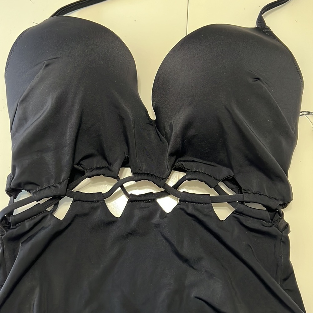 NWT Shade and Shore Black Plunge One Piece Swimsuit Size 34DD - Picture 3 of 13